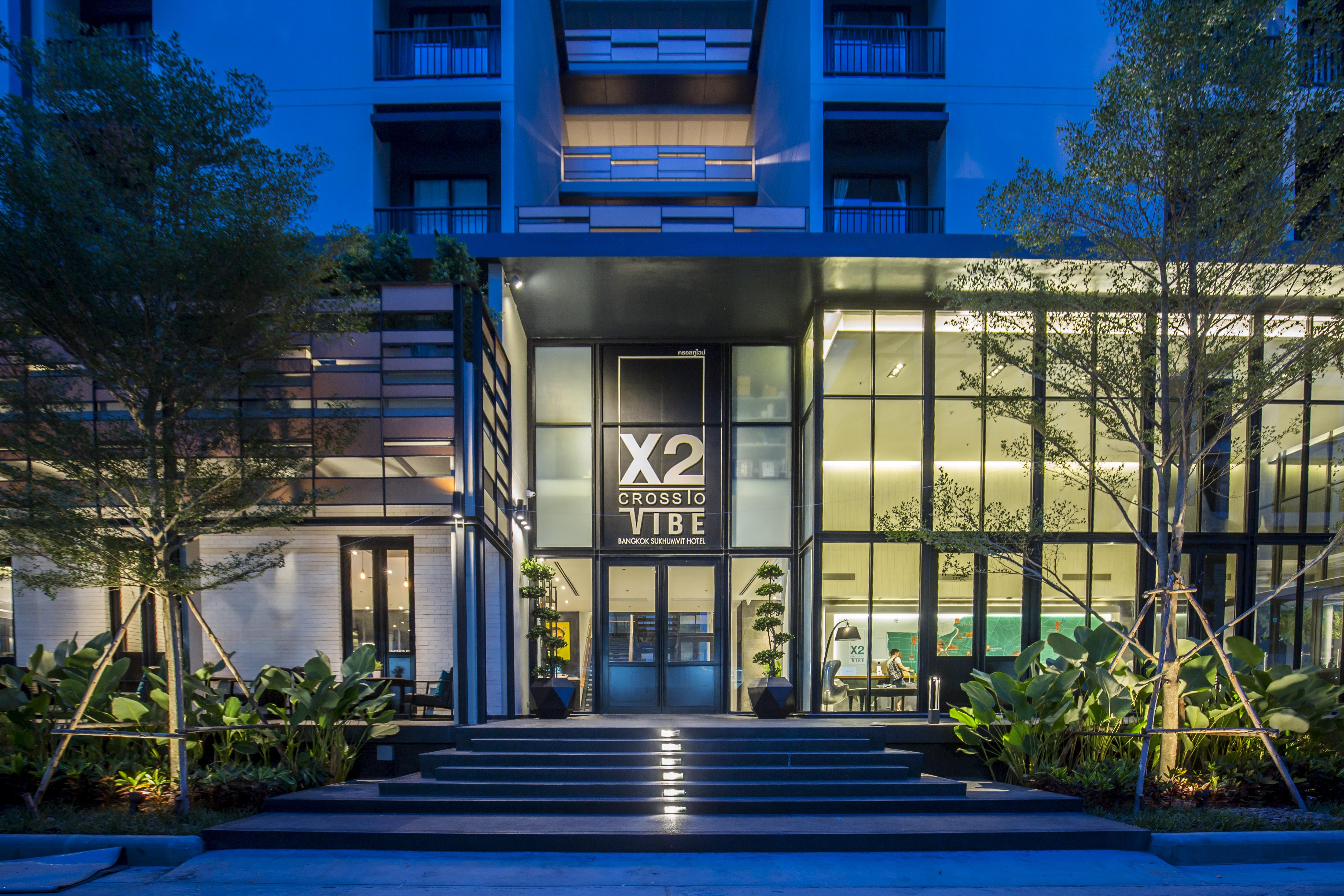 Cross Vibe Bangkok Sukhumvit Hotel Exterior foto